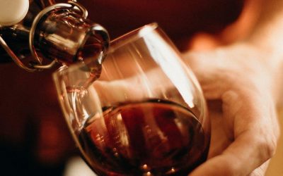 Vin og dets harmoni med forskellige retter – En guide
